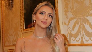 Join YaseminSaff’s Live Webcam Show
