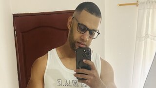 Join YosethSmith’s Live Webcam Show