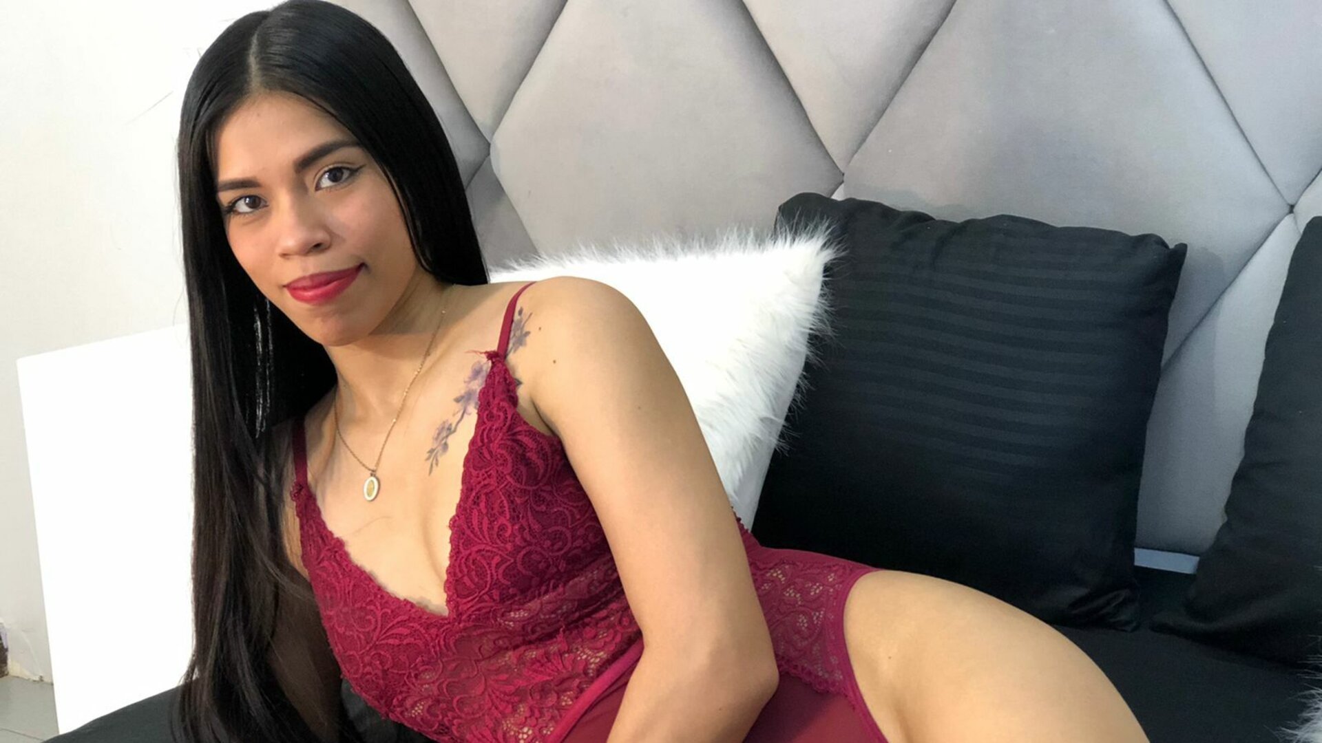 Join ZaraRinaldi’s Live Webcam Show