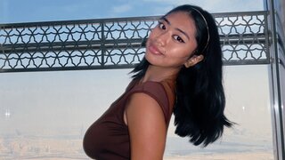 Join ZharaChoi’s Live Webcam Show